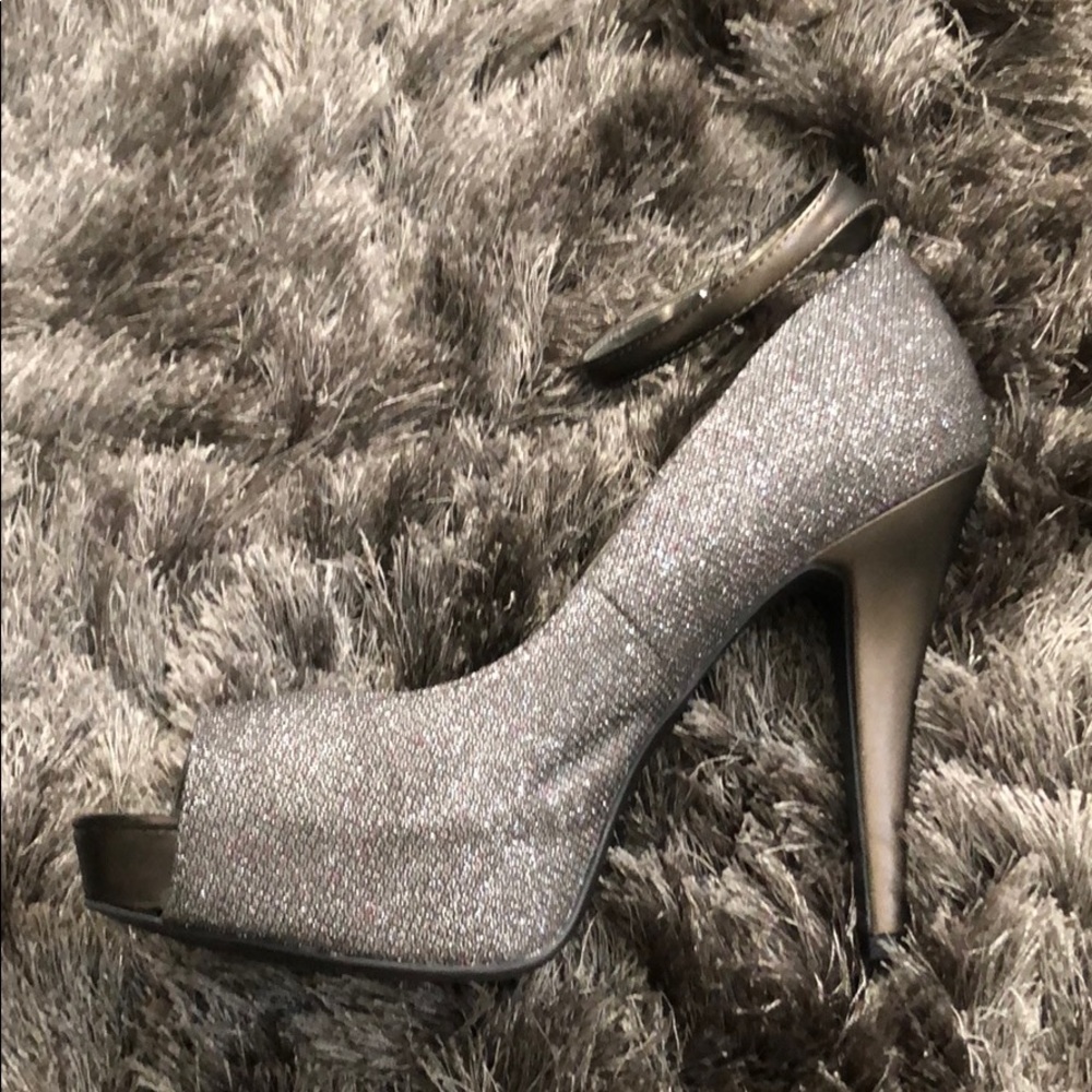 Guess Silver Sparkle Open Toe Hills